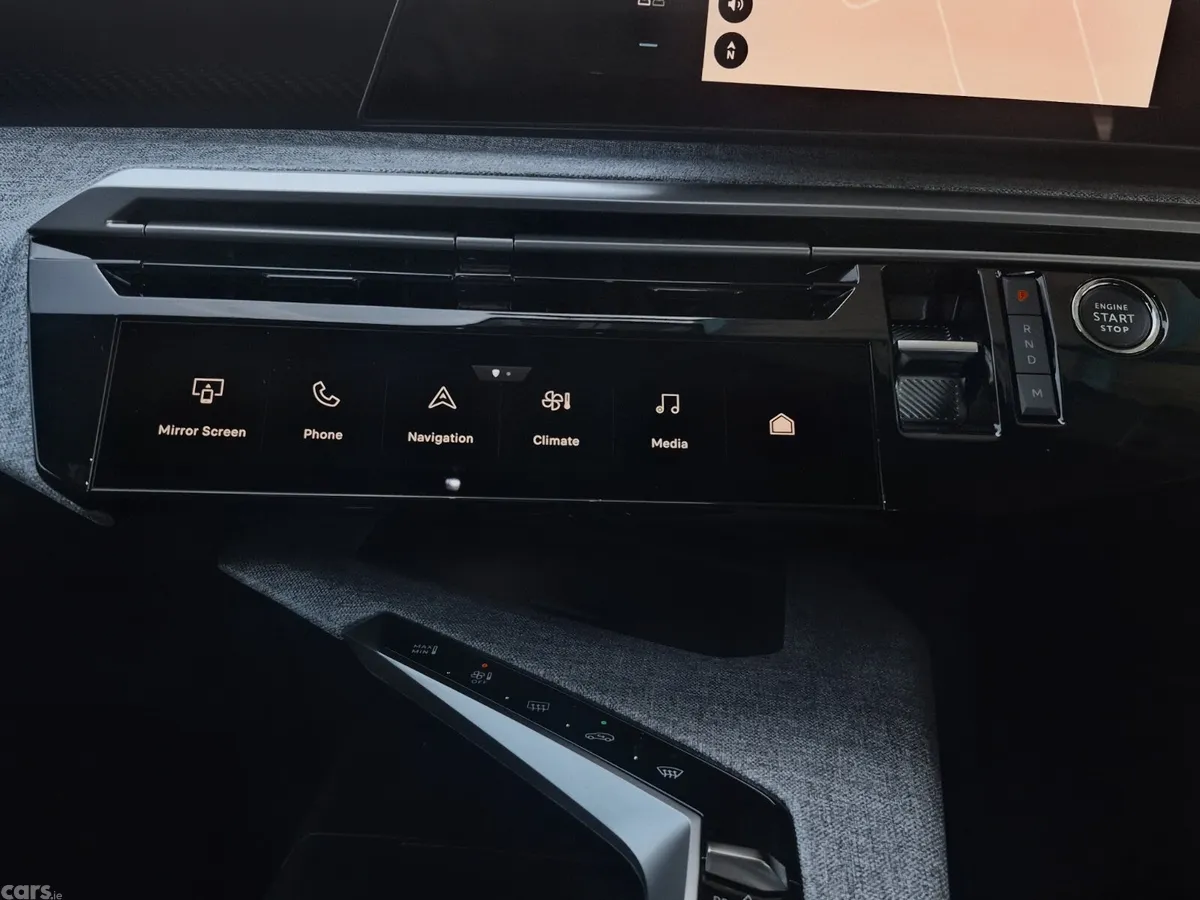 Peugeot 3008 MPV, Petrol, 2025, White