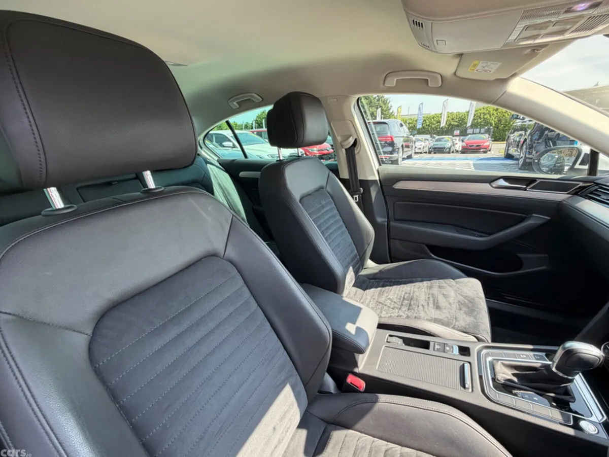 Volkswagen Passat Saloon, Diesel, 2019, White