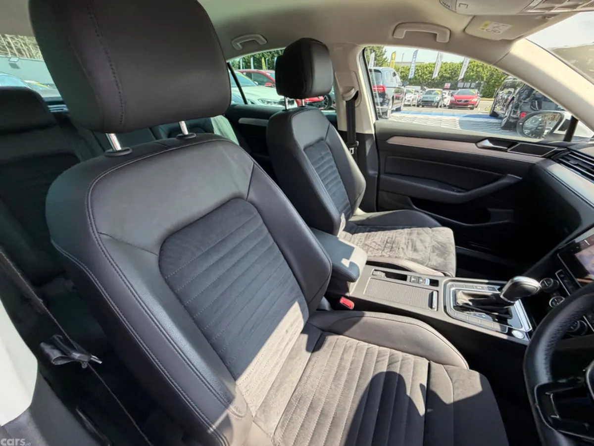Volkswagen Passat Saloon, Diesel, 2019, White