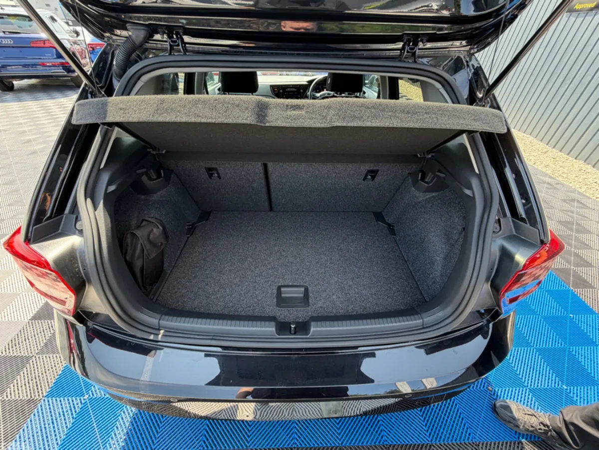 Volkswagen Polo Hatchback, Petrol, 2021, Black