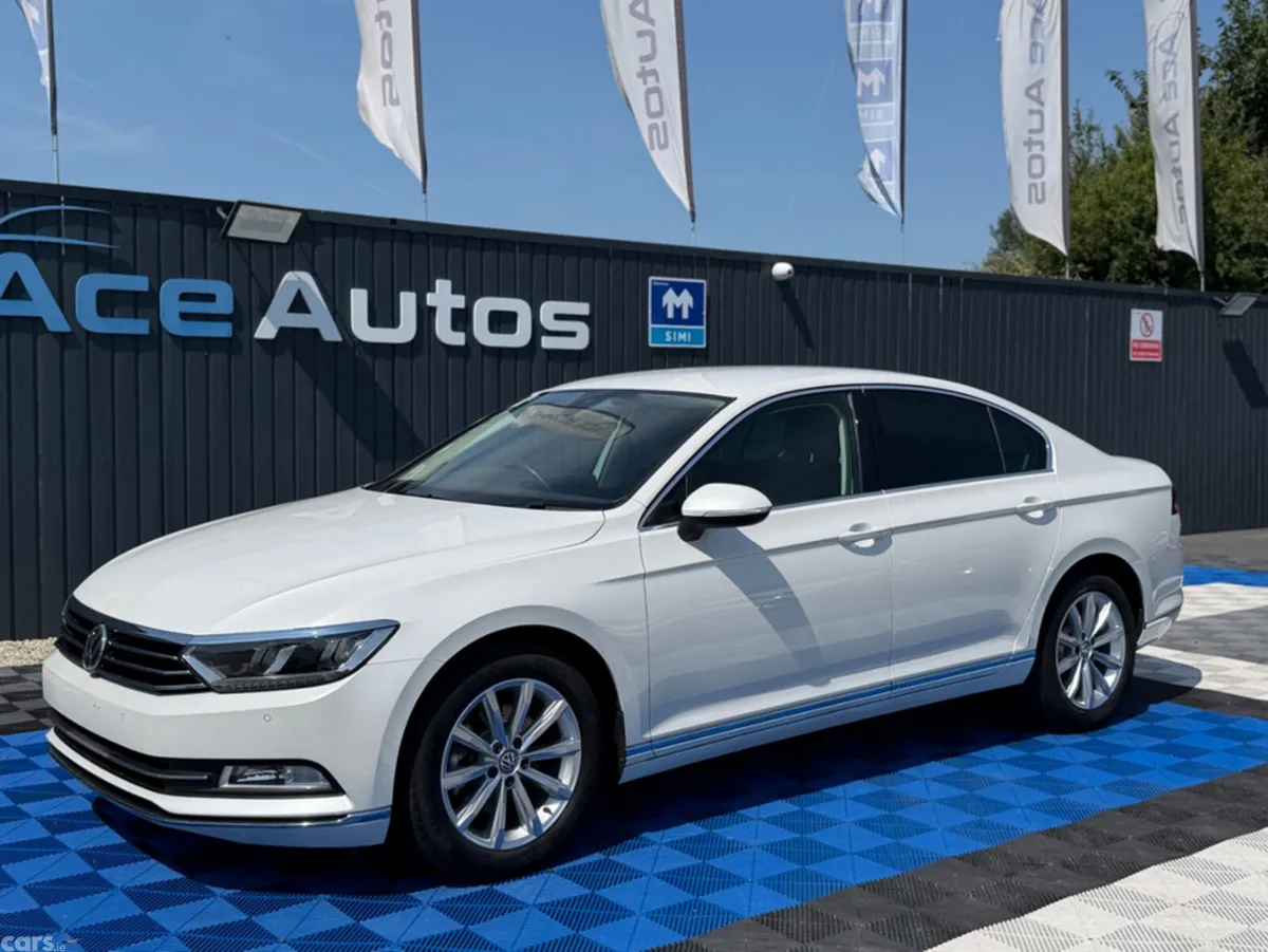 Volkswagen Passat Saloon, Diesel, 2019, White