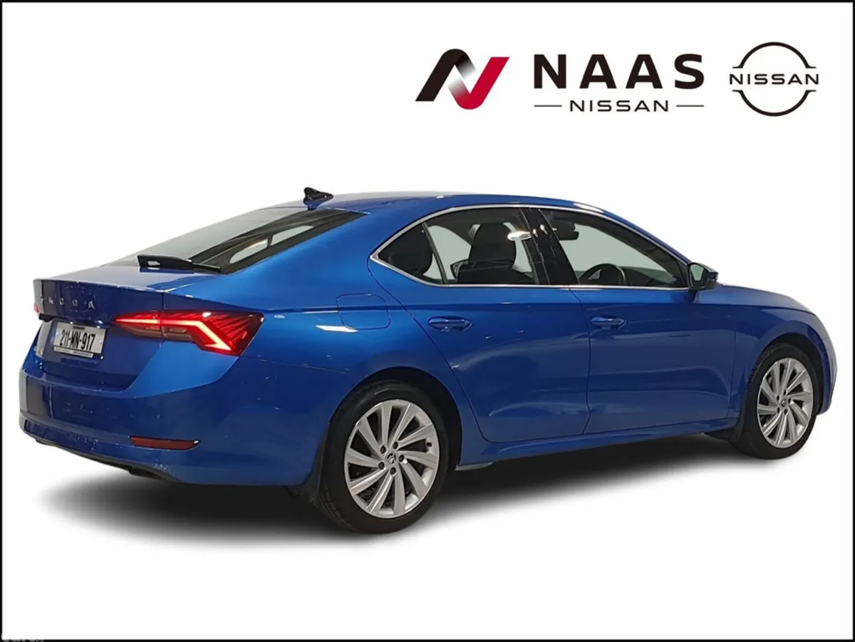 Skoda Octavia Saloon, Petrol, 2021, Blue