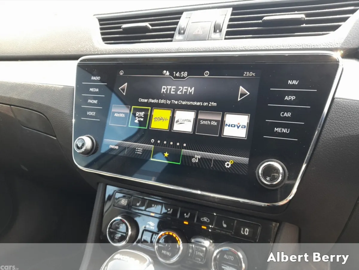 Skoda Superb Hatchback, Diesel, 2024, White