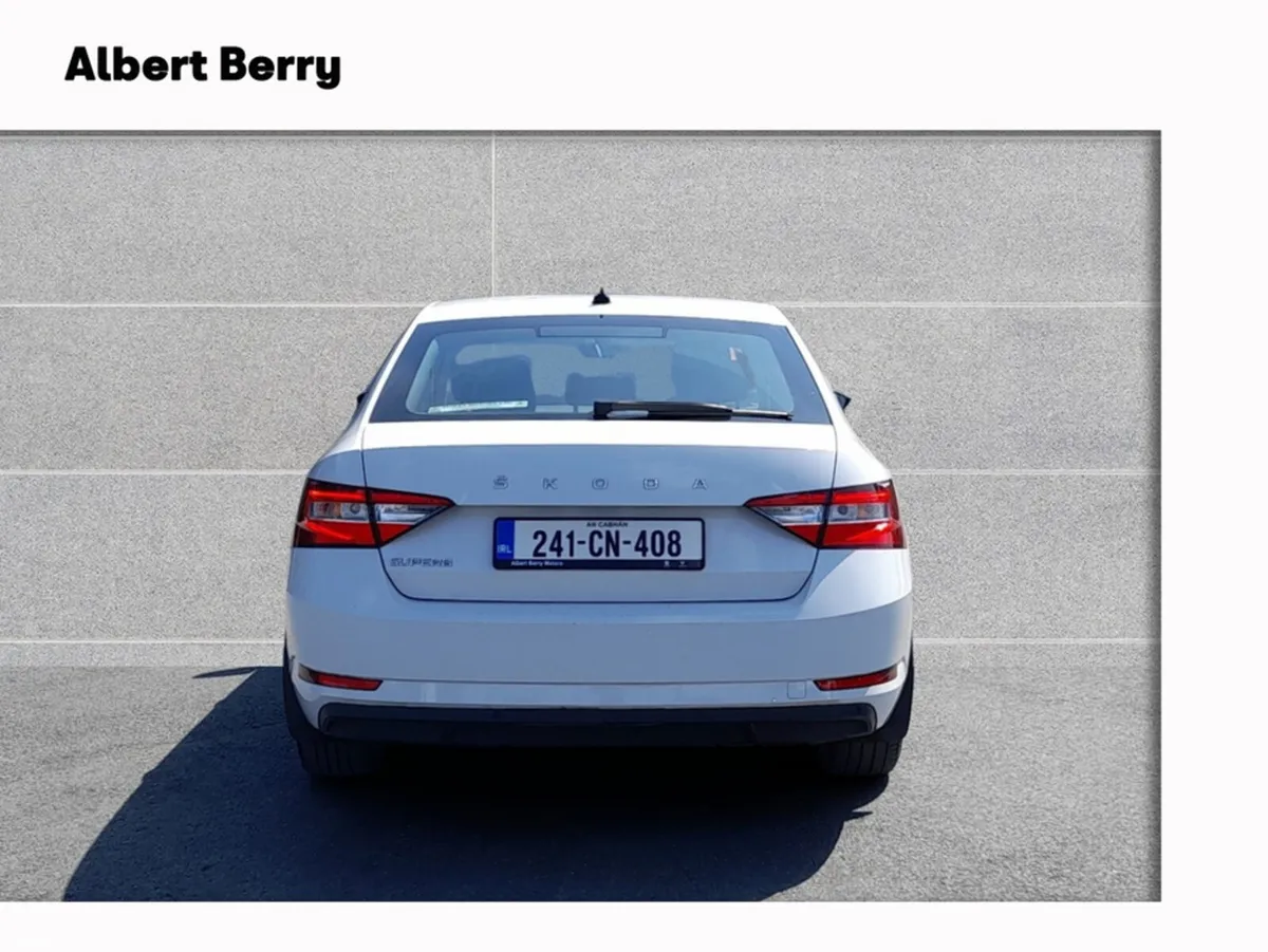 Skoda Superb Hatchback, Diesel, 2024, White