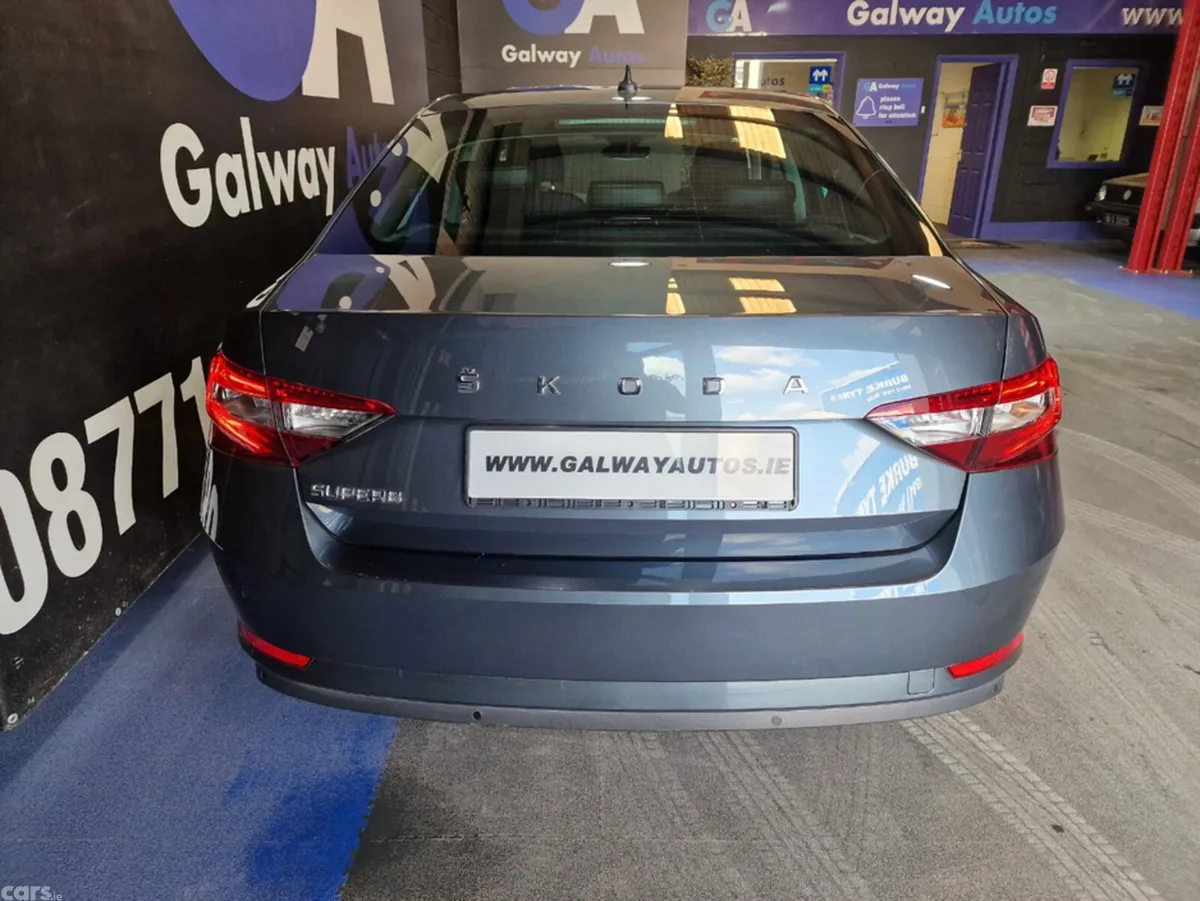Skoda Superb Hatchback, Petrol, 2019, Grey