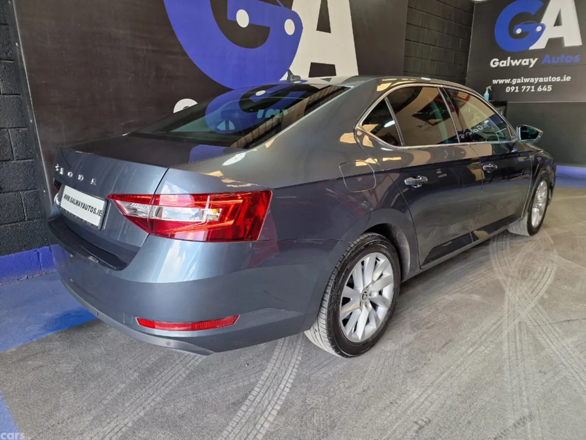 Skoda Superb Hatchback, Petrol, 2019, Grey