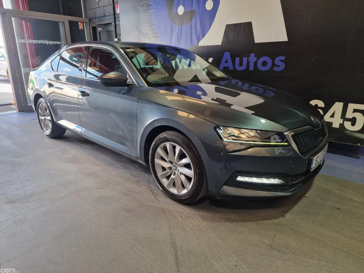 Skoda Superb Hatchback, Petrol, 2019, Grey