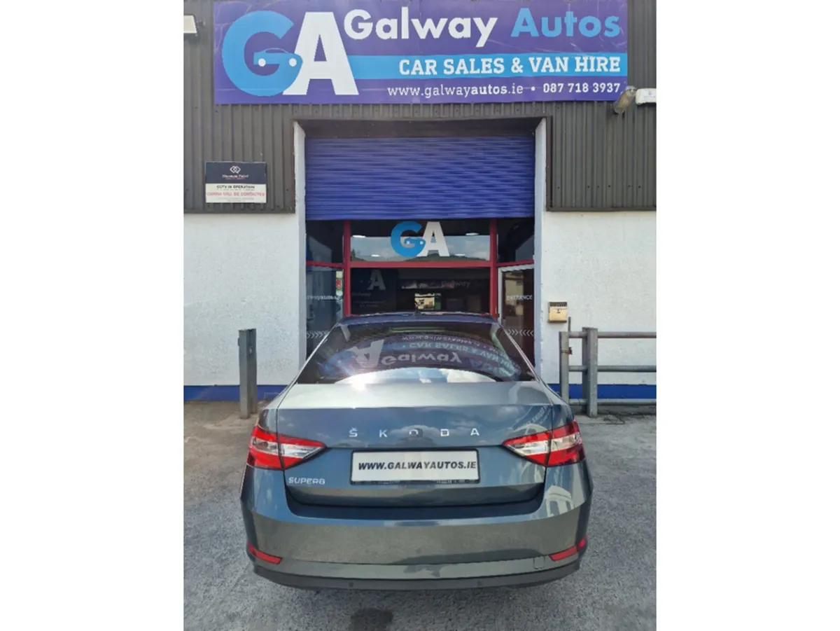 Skoda Superb Hatchback, Petrol, 2019, Grey