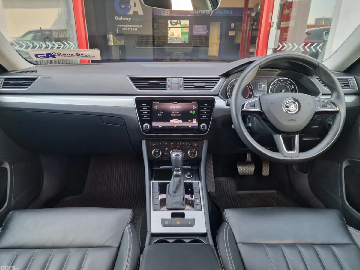 Skoda Superb Hatchback, Petrol, 2019, Grey