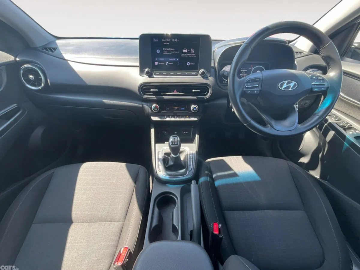 Hyundai KONA MPV, Petrol, 2023, White
