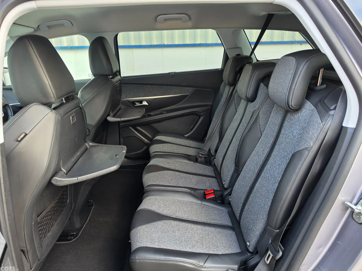 Peugeot 5008 MPV, Diesel, 2018, Grey