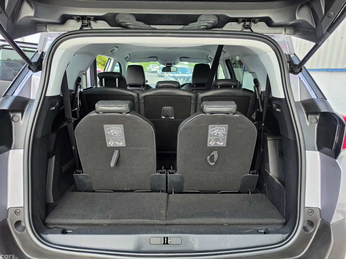 Peugeot 5008 MPV, Diesel, 2018, Grey