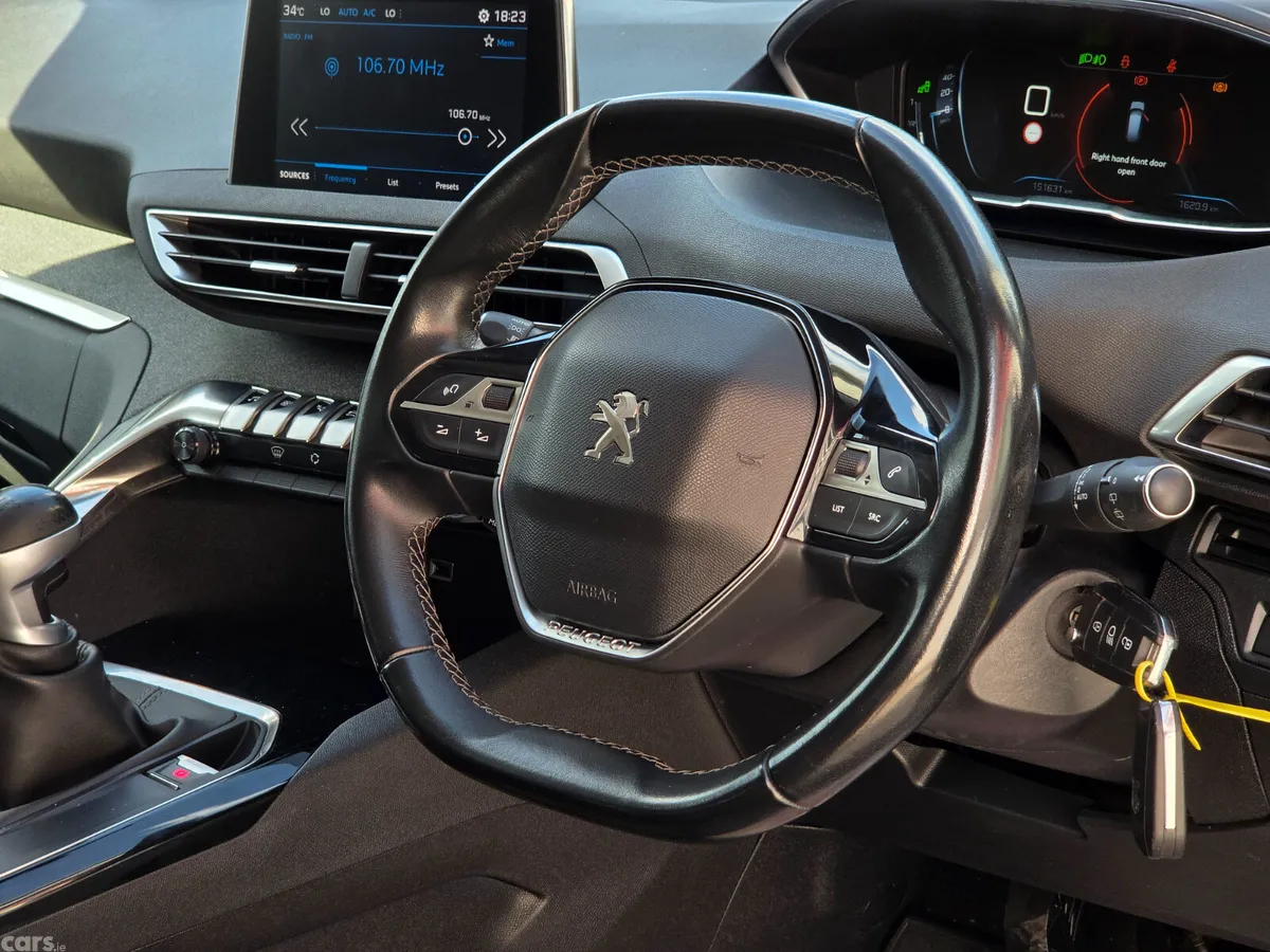 Peugeot 5008 MPV, Diesel, 2018, Grey