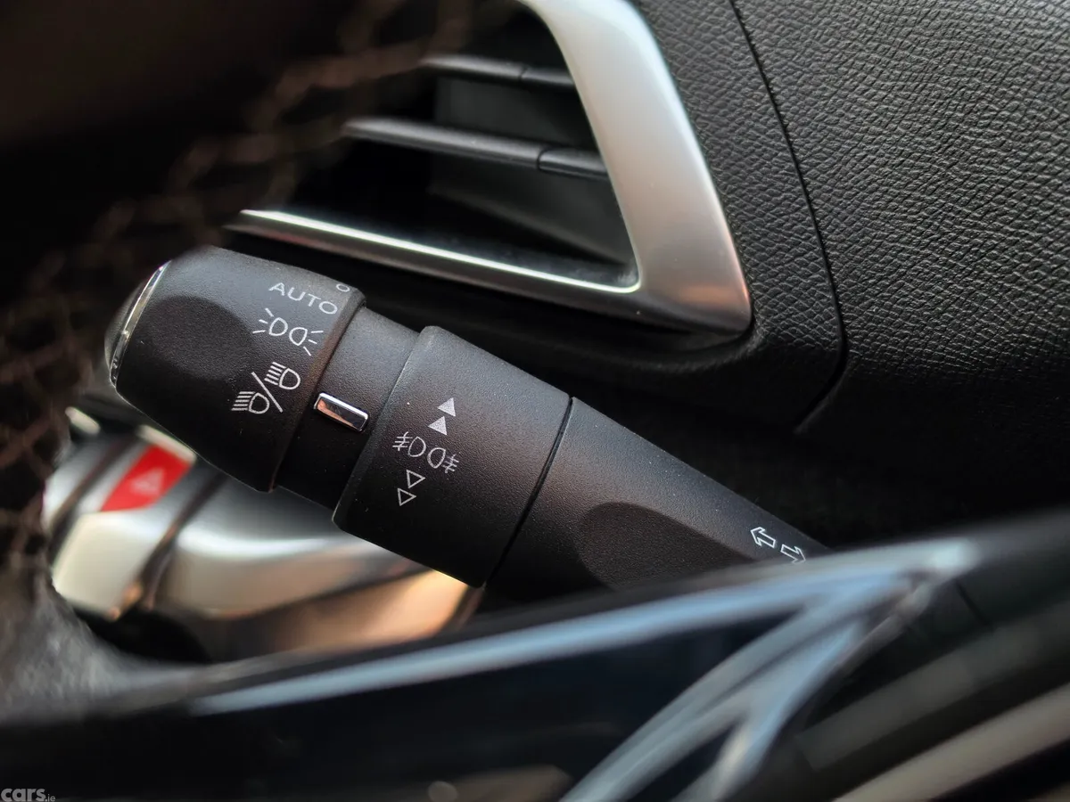 Peugeot 5008 MPV, Diesel, 2018, Grey