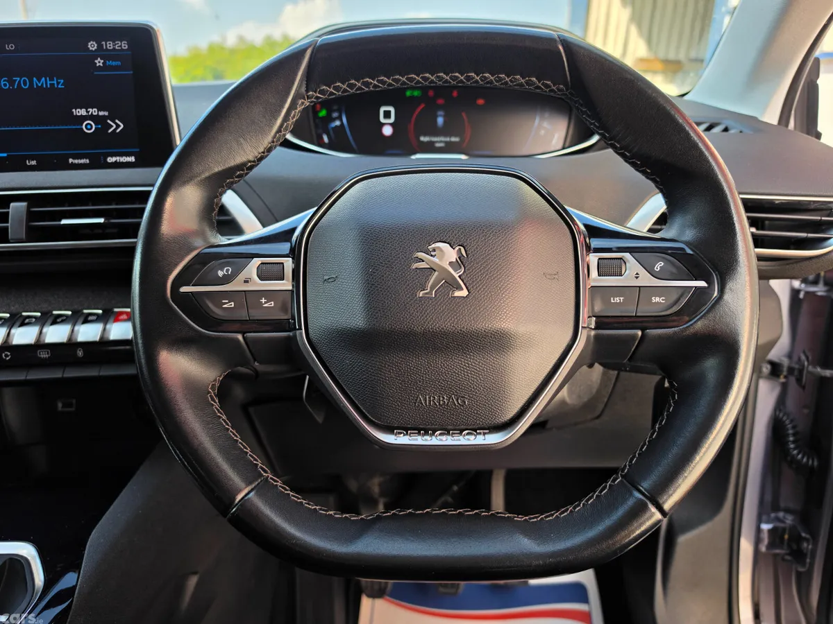 Peugeot 5008 MPV, Diesel, 2018, Grey