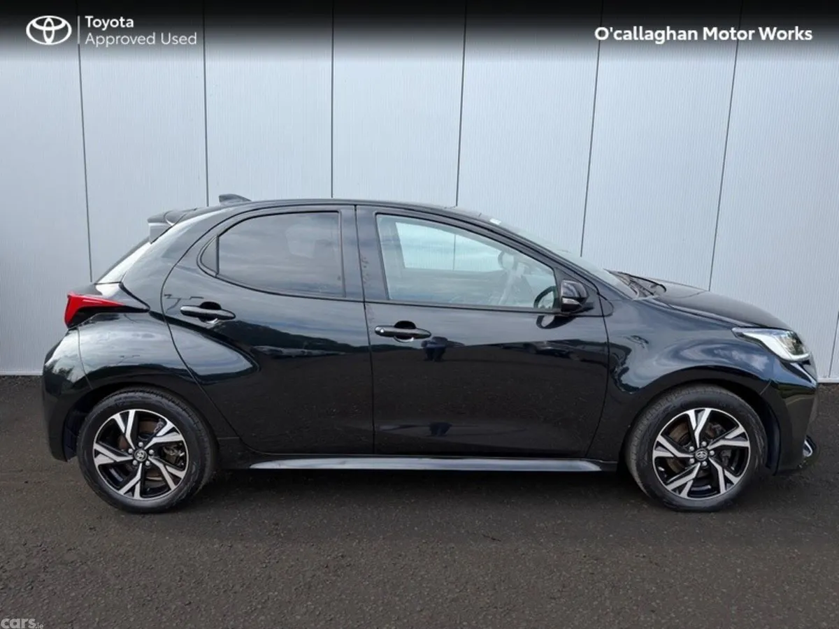 Toyota Yaris Hatchback, Petrol Hybrid, 2024, Black