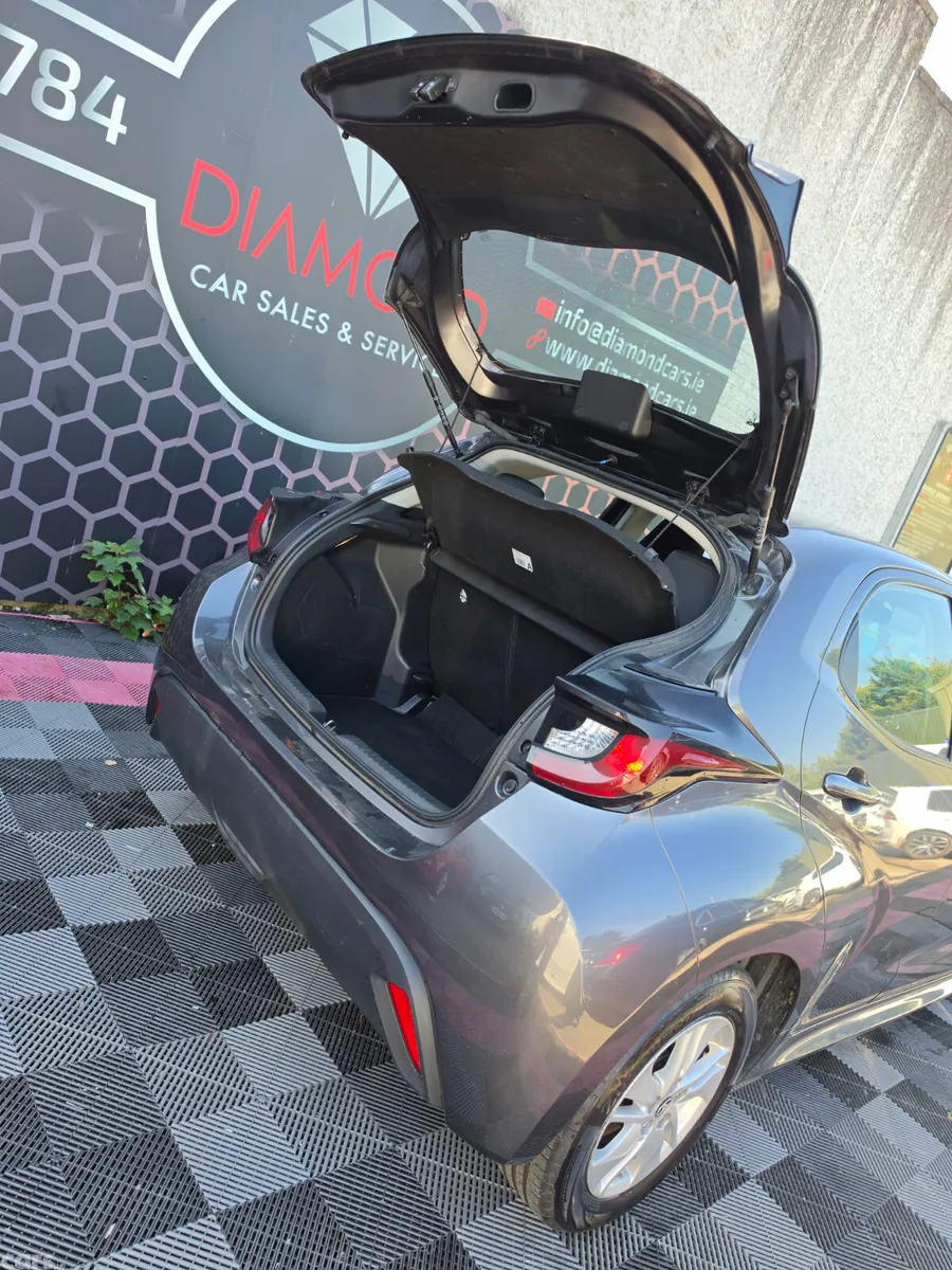 Toyota Yaris Hatchback, Petrol Hybrid, 2024, Grey