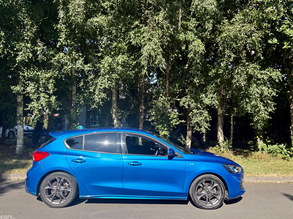 Ford Focus Hatchback, Diesel, 2021, Blue