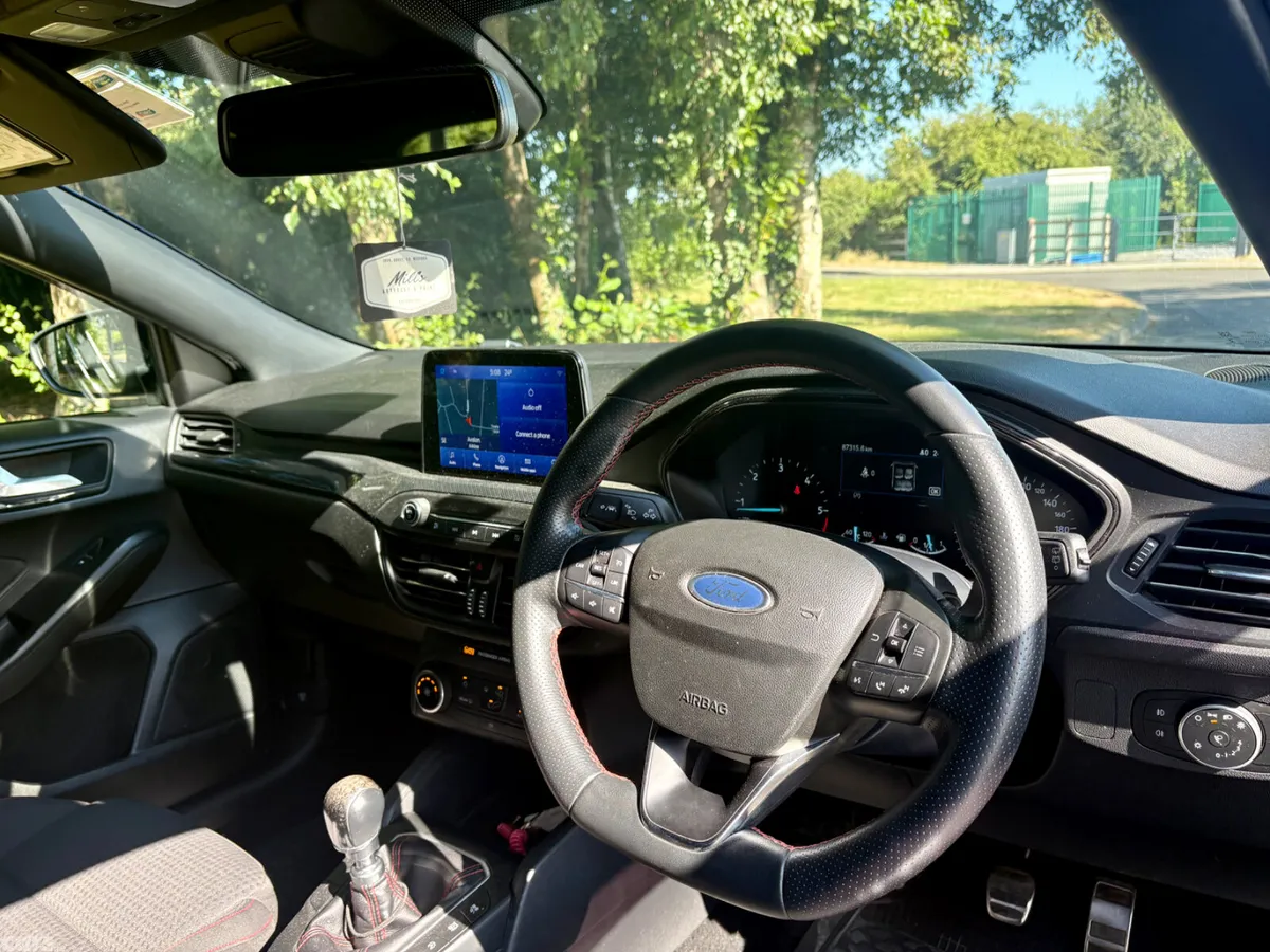 Ford Focus Hatchback, Diesel, 2021, Blue