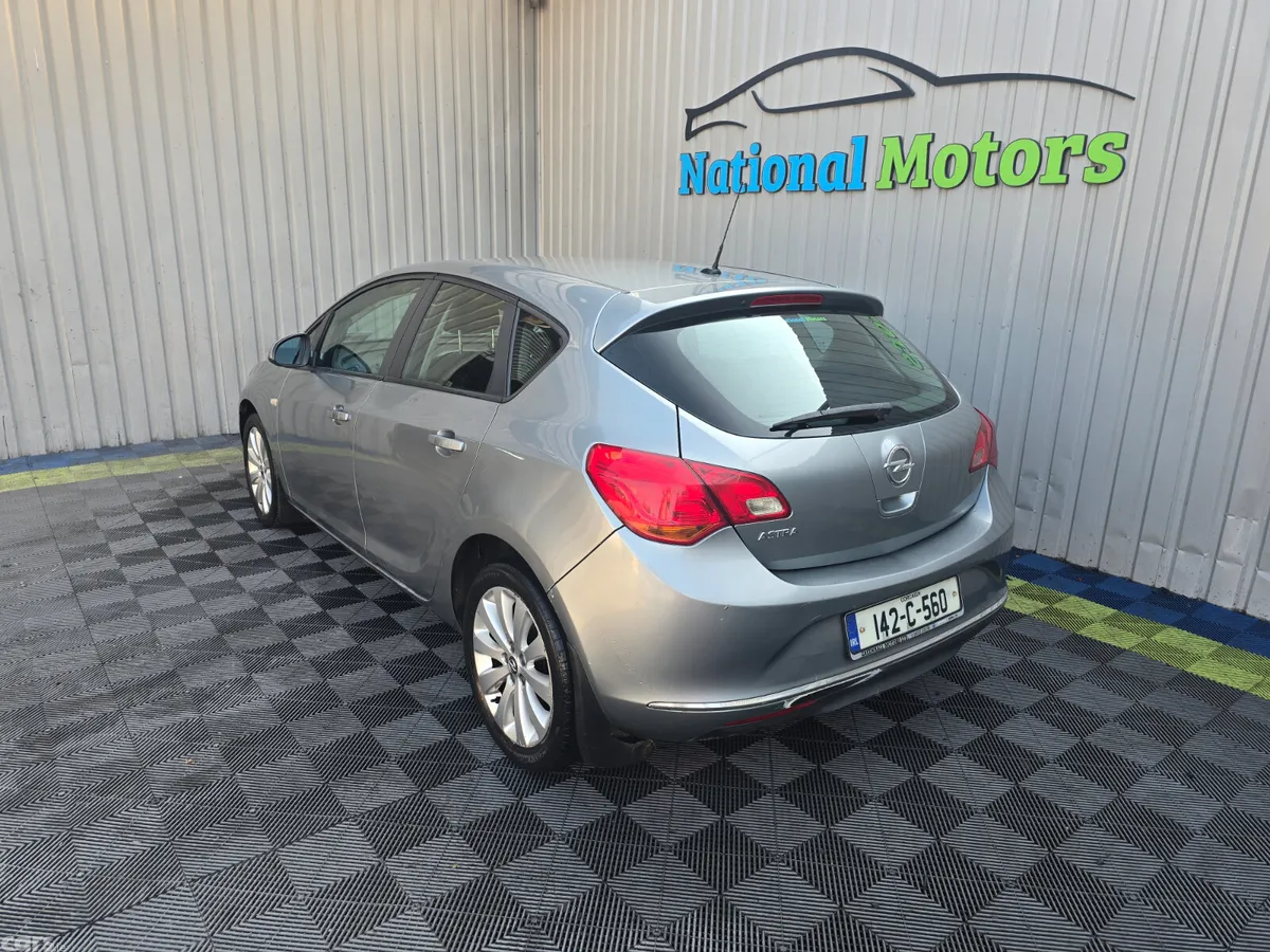 Opel Astra Hatchback, Diesel, 2014, Silver