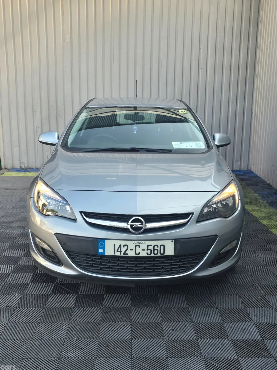 Opel Astra Hatchback, Diesel, 2014, Silver