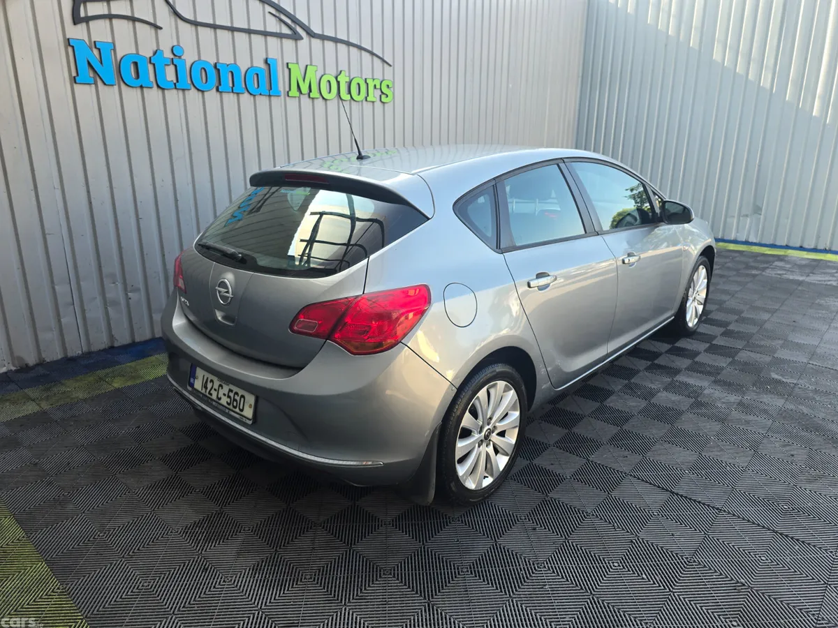 Opel Astra Hatchback, Diesel, 2014, Silver