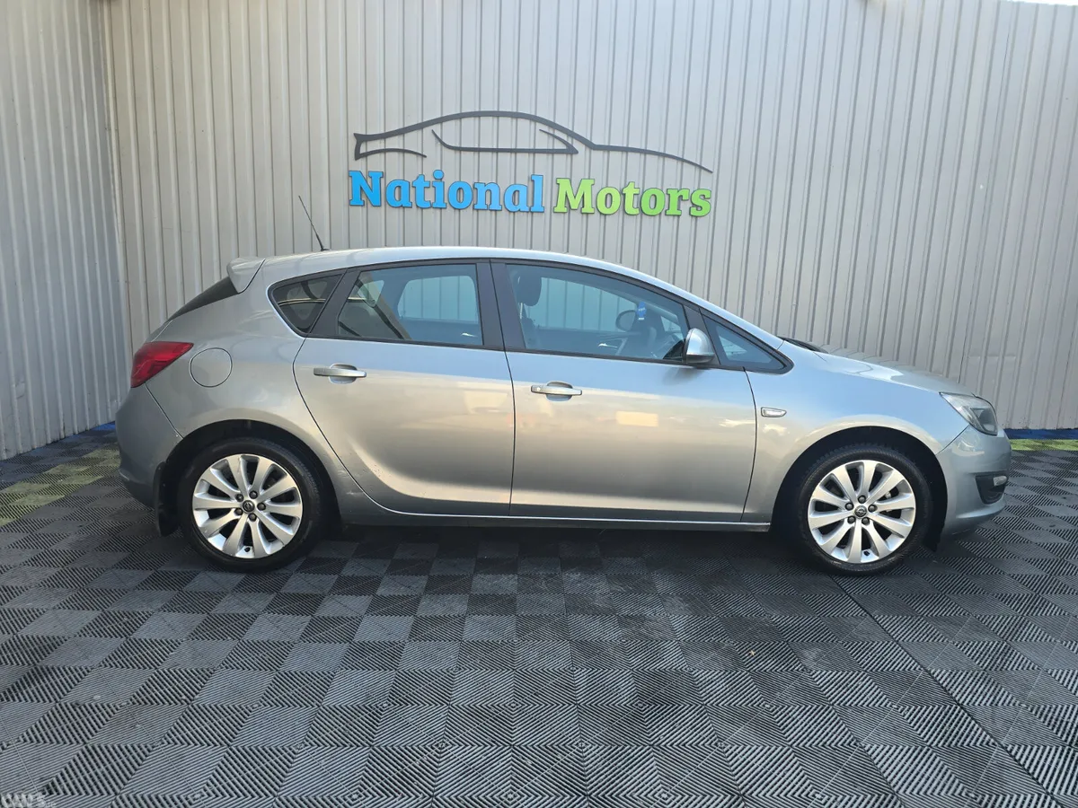 Opel Astra Hatchback, Diesel, 2014, Silver