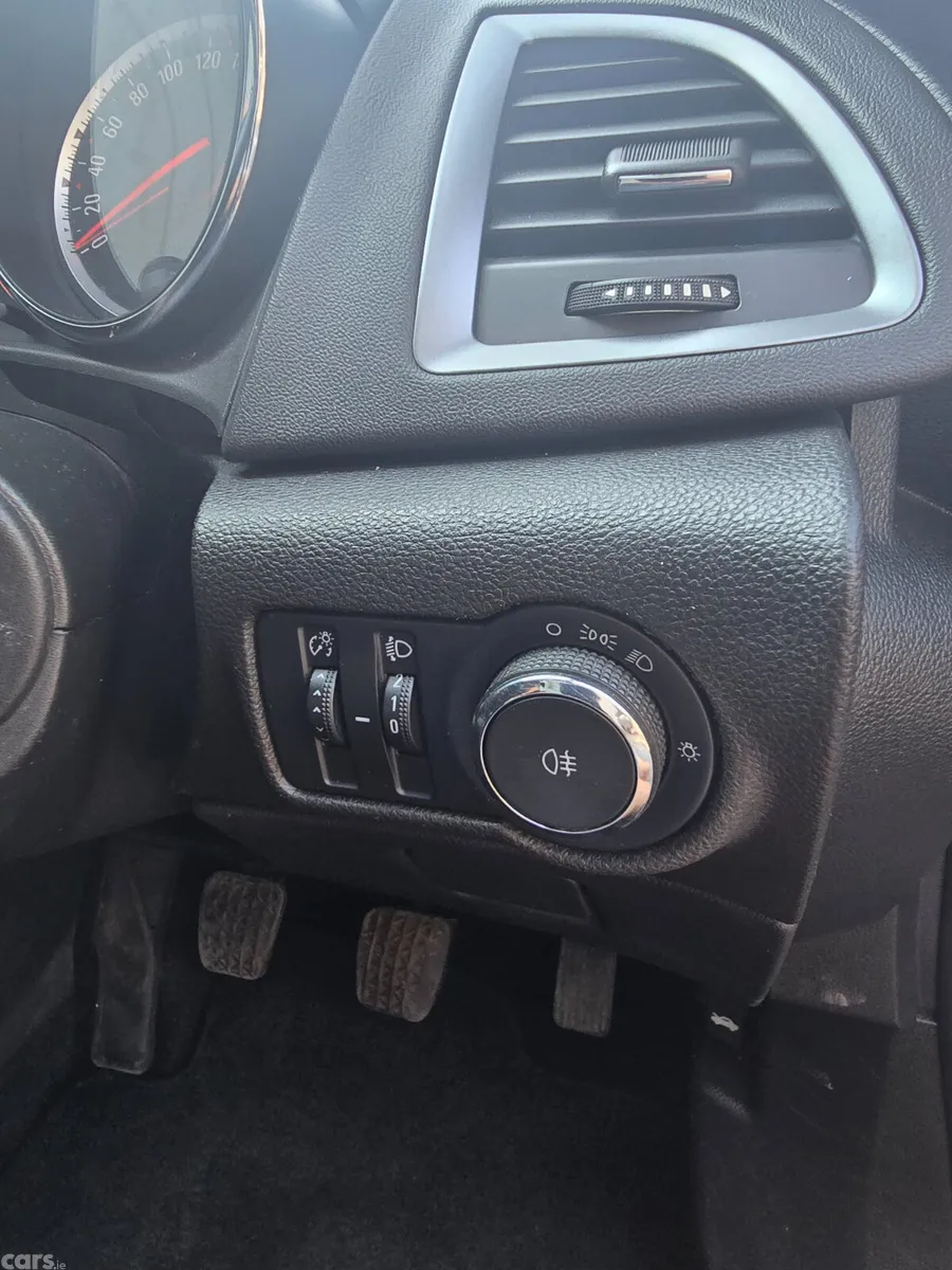 Opel Astra Hatchback, Diesel, 2014, Silver