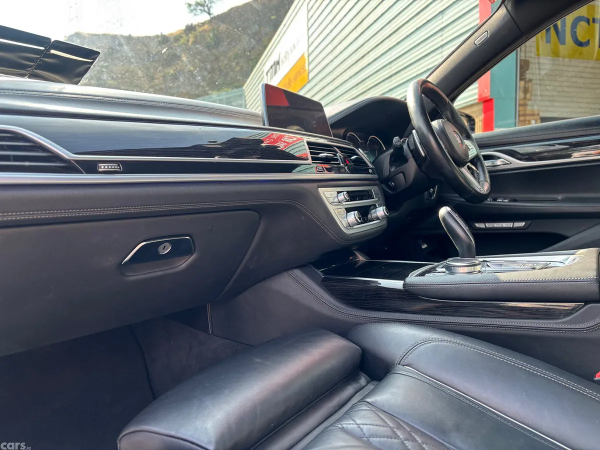 BMW 7-Series Saloon, Petrol Plug-in Hybrid, 2017, Black