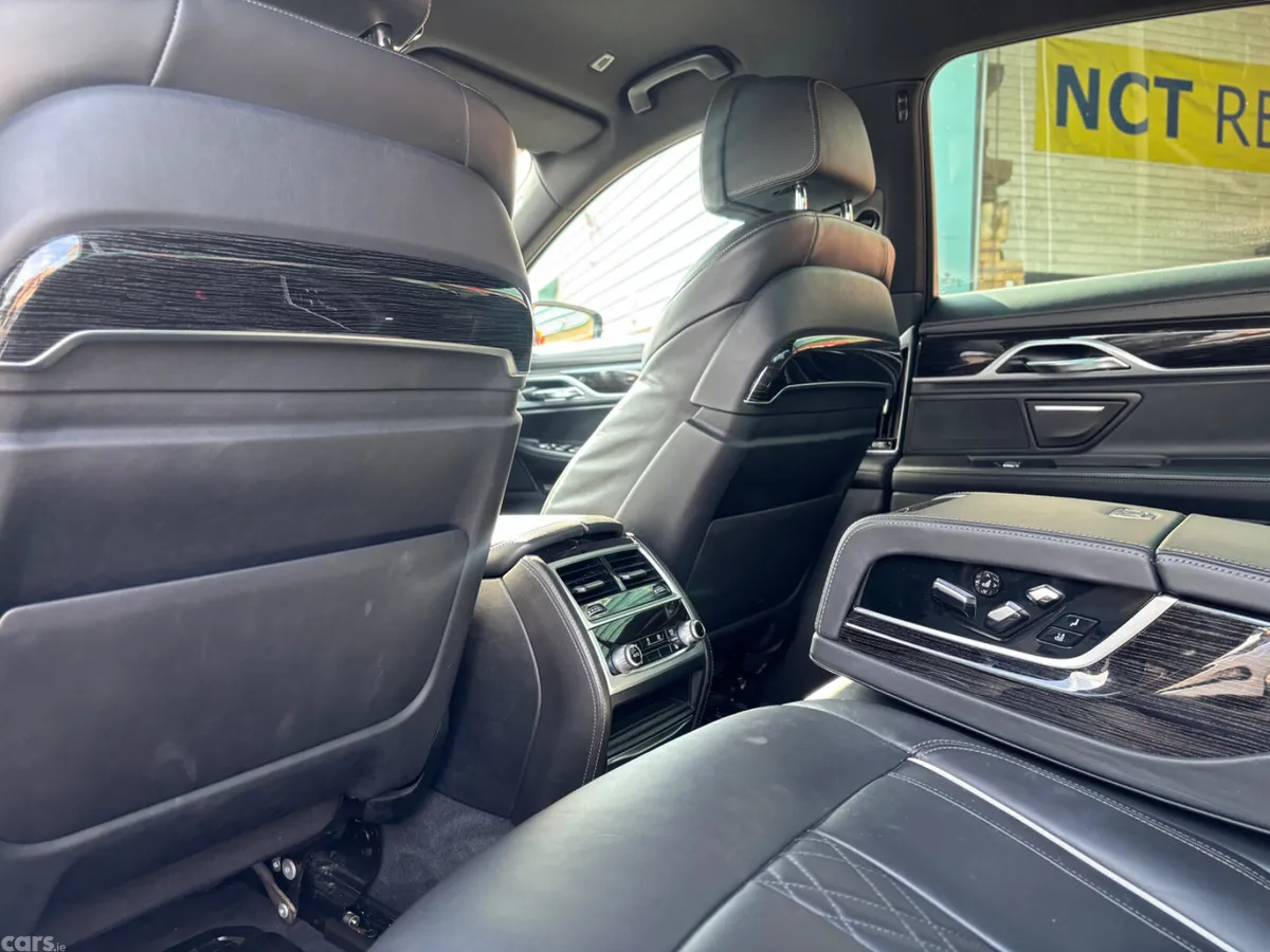 BMW 7-Series Saloon, Petrol Plug-in Hybrid, 2017, Black