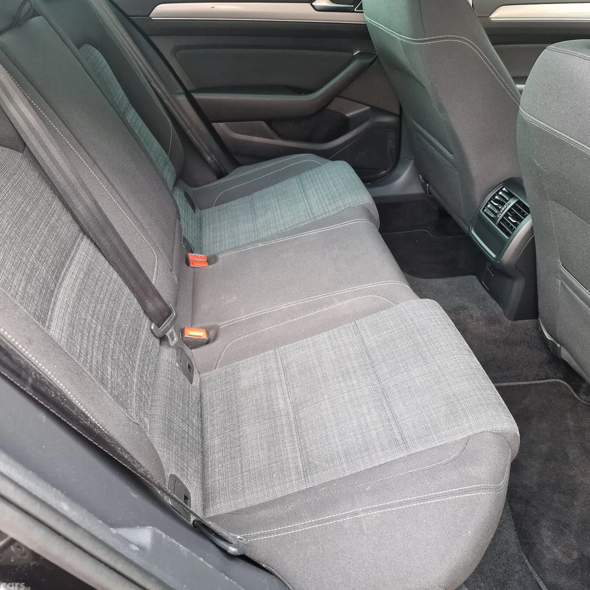 Volkswagen Passat Saloon, Diesel, 2020, Black