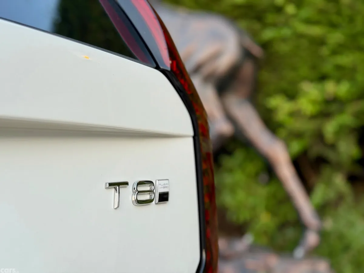 Volvo XC90 SUV, Petrol Plug-in Hybrid, 2025, White