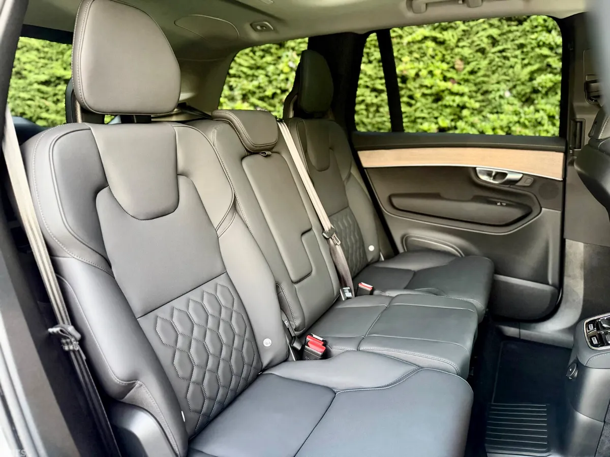 Volvo XC90 SUV, Petrol Plug-in Hybrid, 2025, White