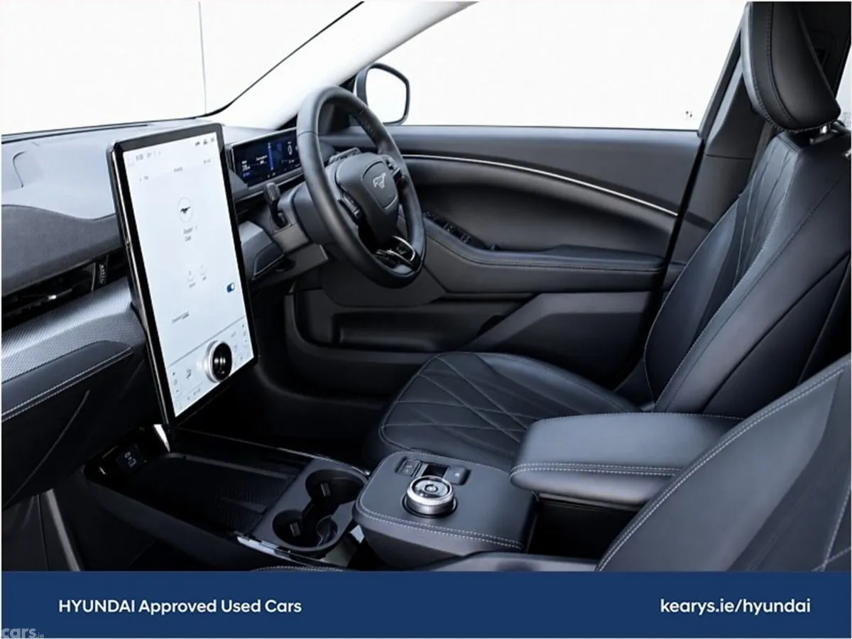 Ford Mustang Mach-E Hatchback, Electric, 2023, White