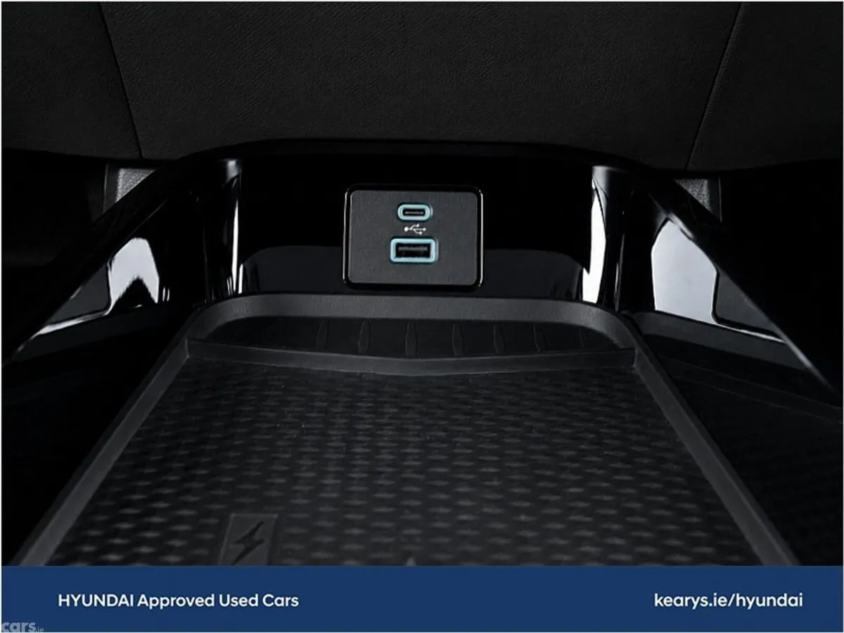 Ford Mustang Mach-E Hatchback, Electric, 2023, White