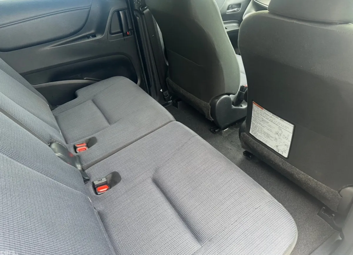 Toyota Sienta MPV, Petrol Hybrid, 2016, White