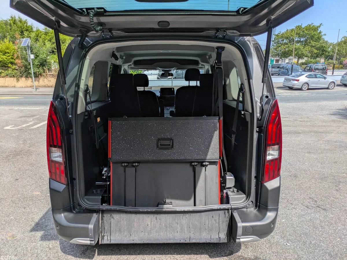 Peugeot Rifter MPV, Diesel, 2023, Grey