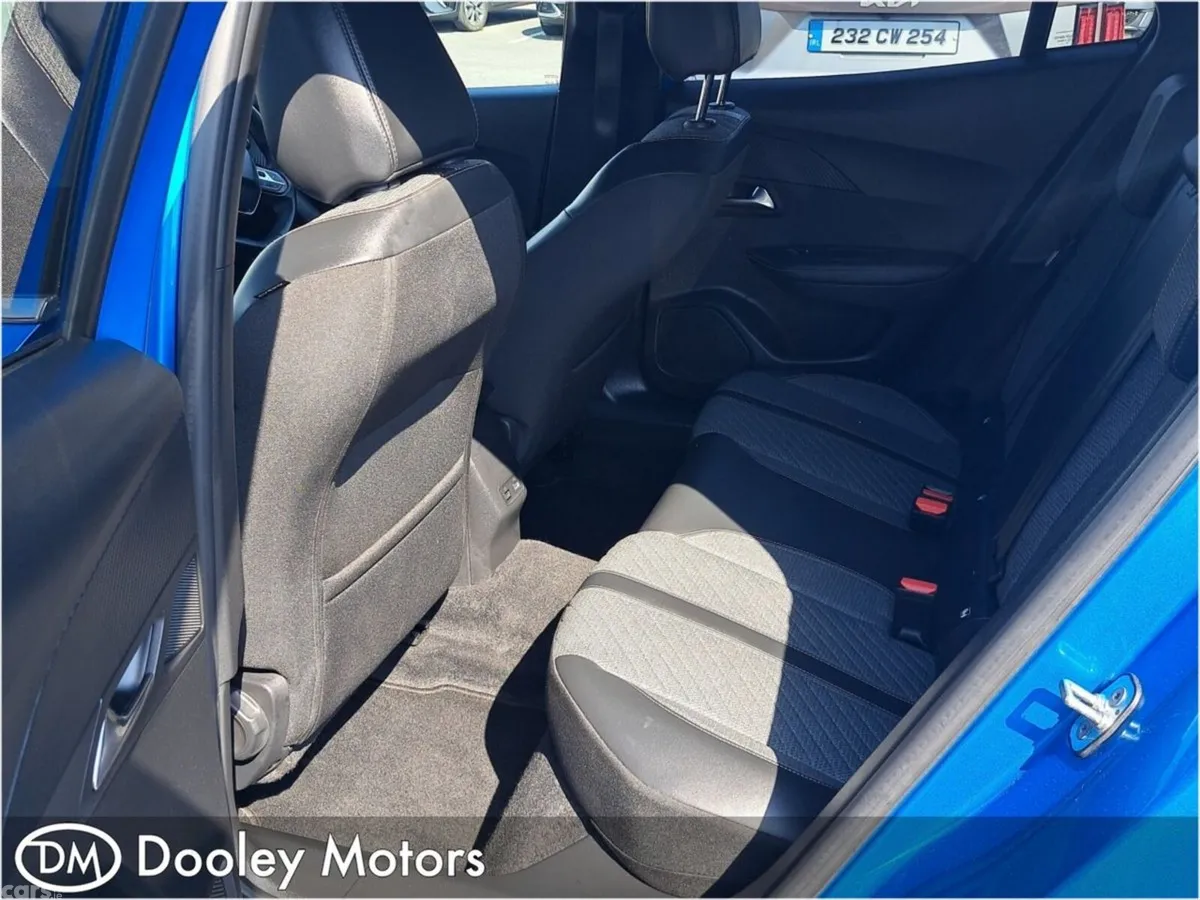 Peugeot 2008 MPV, Petrol, 2024, Blue