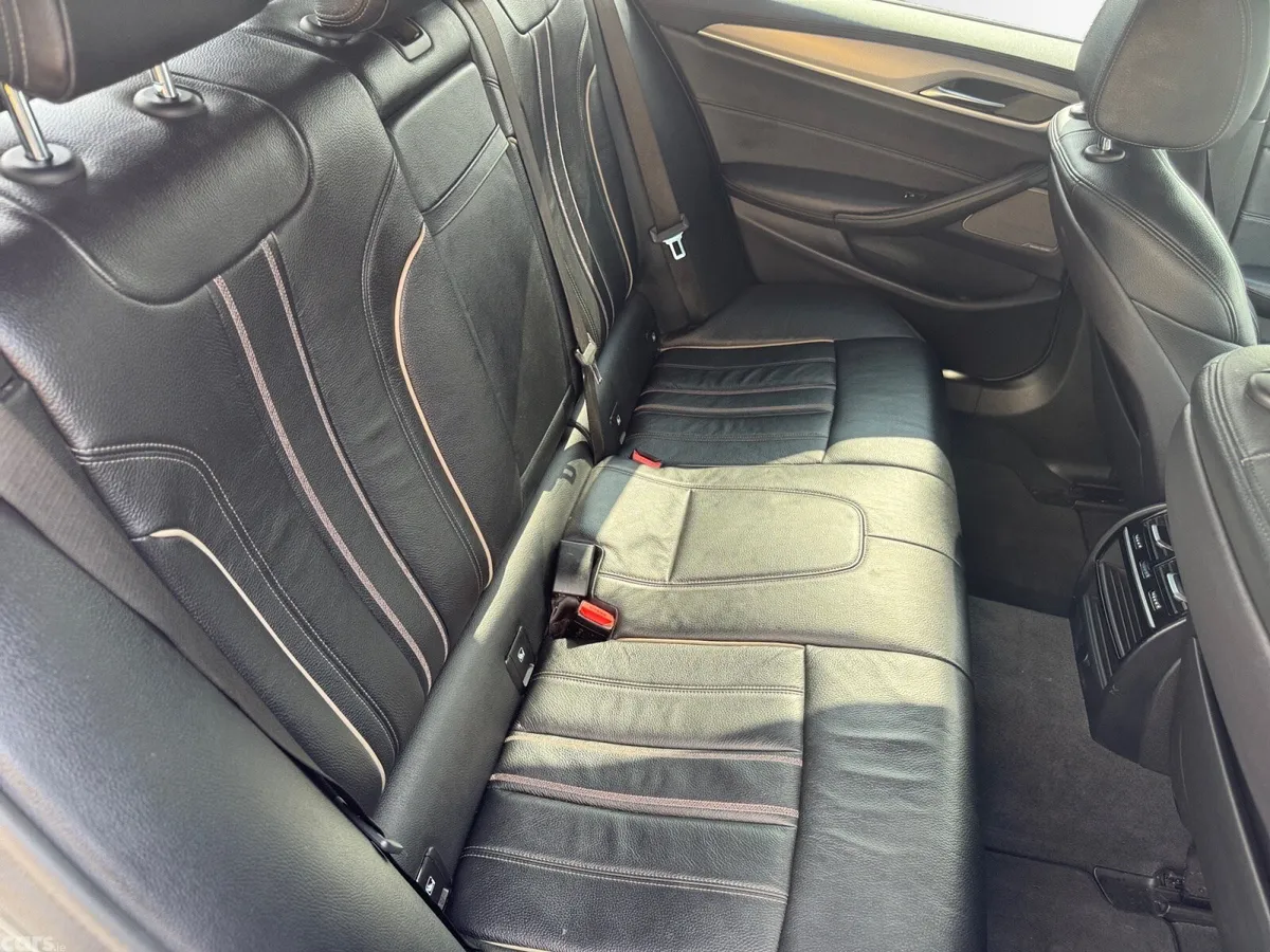 BMW 5-Series Estate, Diesel, 2018, Blue