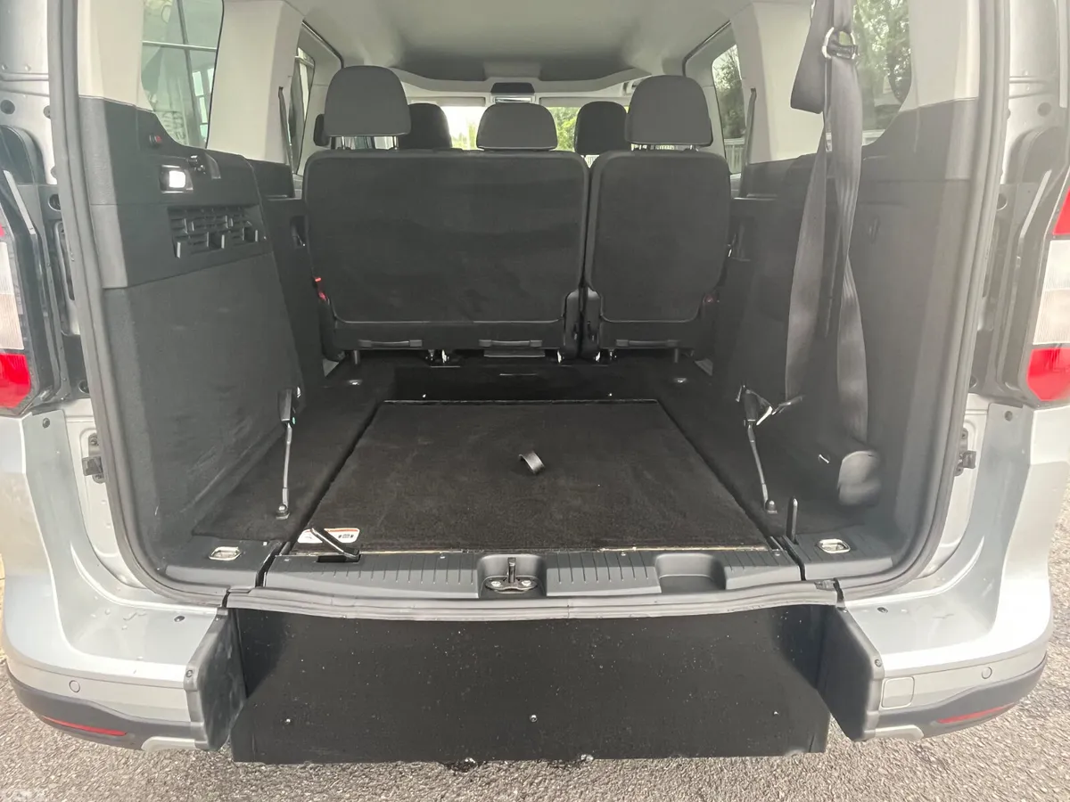 Ford Tourneo Connect MPV, Petrol Plug-in Hybrid, 2026, Blue