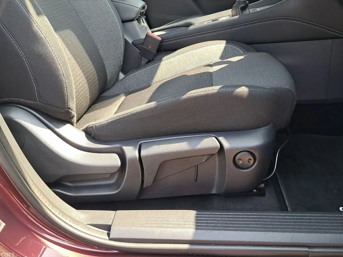 Nissan Qashqai SUV, Petrol, 2025, Red