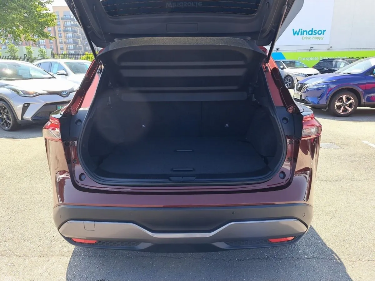 Nissan Qashqai SUV, Petrol, 2025, Red