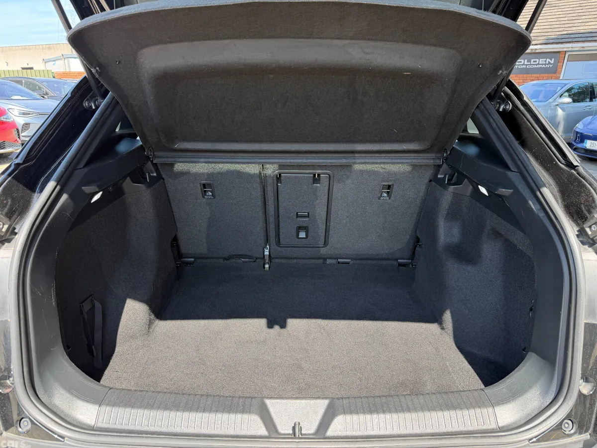 Volkswagen ID.4 SUV, Electric, 2023, Black