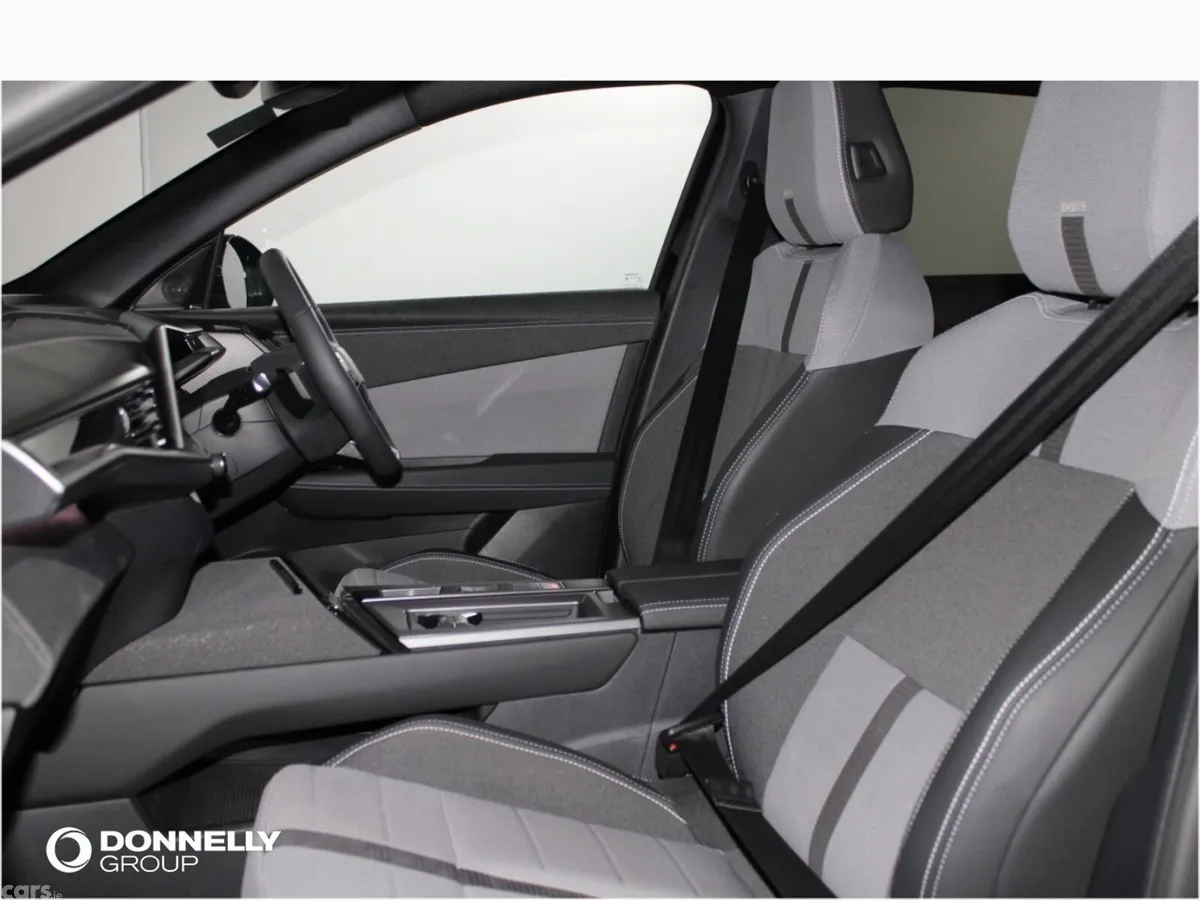 Vauxhall Grandland Hatchback, Petrol, 2025, Black