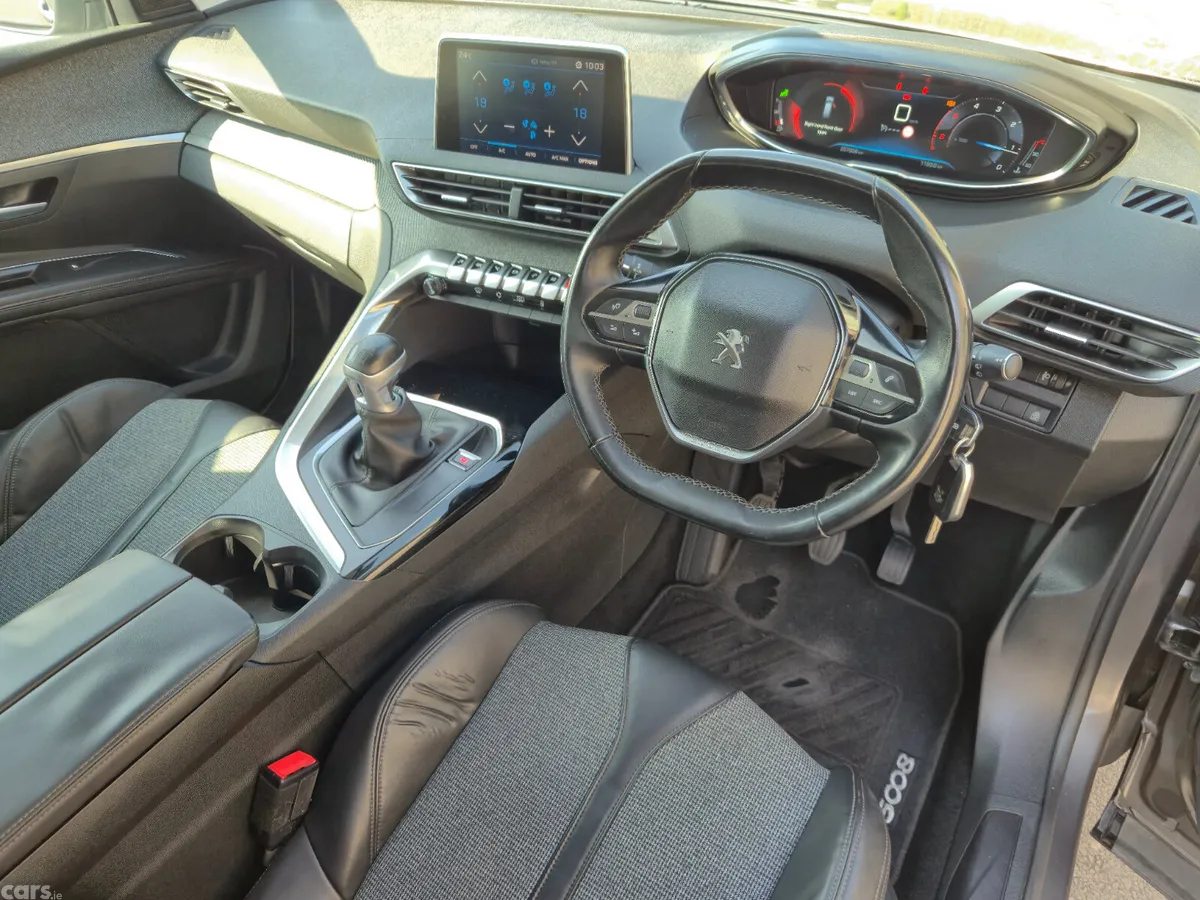 Peugeot 5008 MPV, Diesel, 2018, Grey