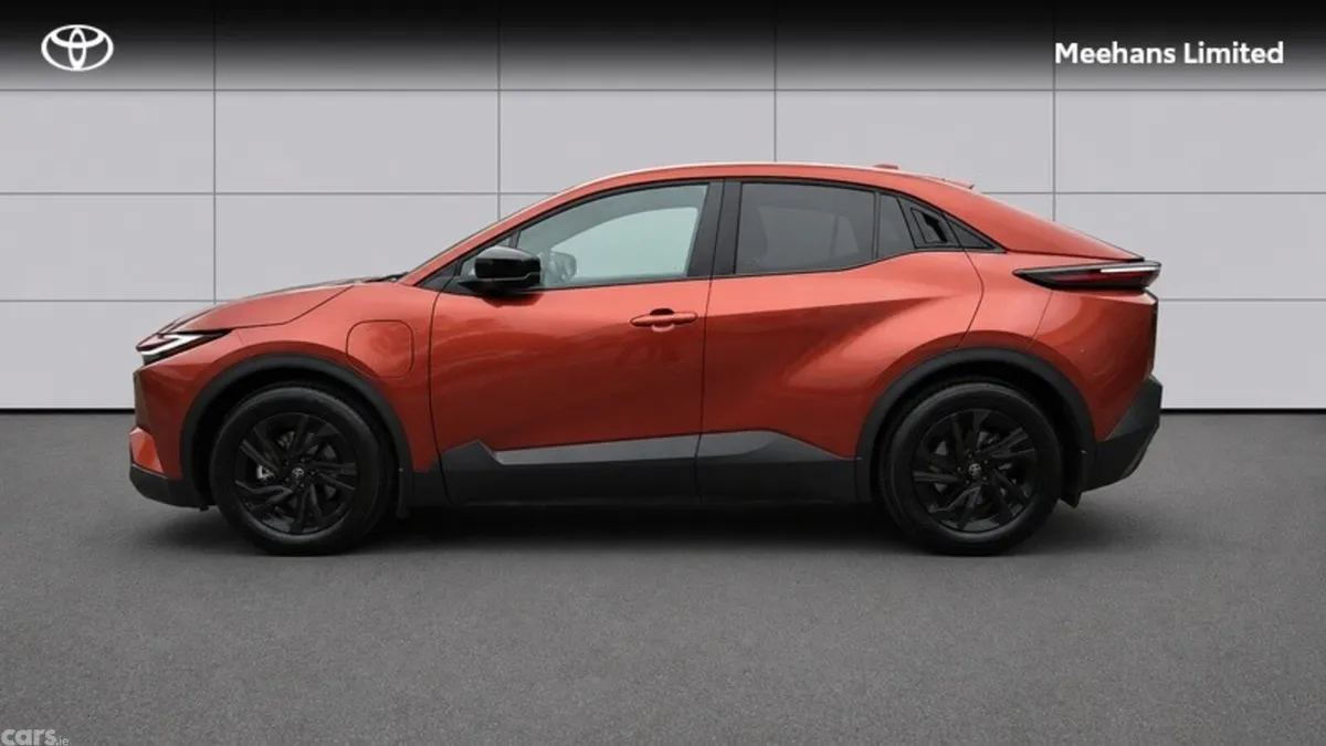 Toyota C-HR Estate, Electric, 2026, Brown