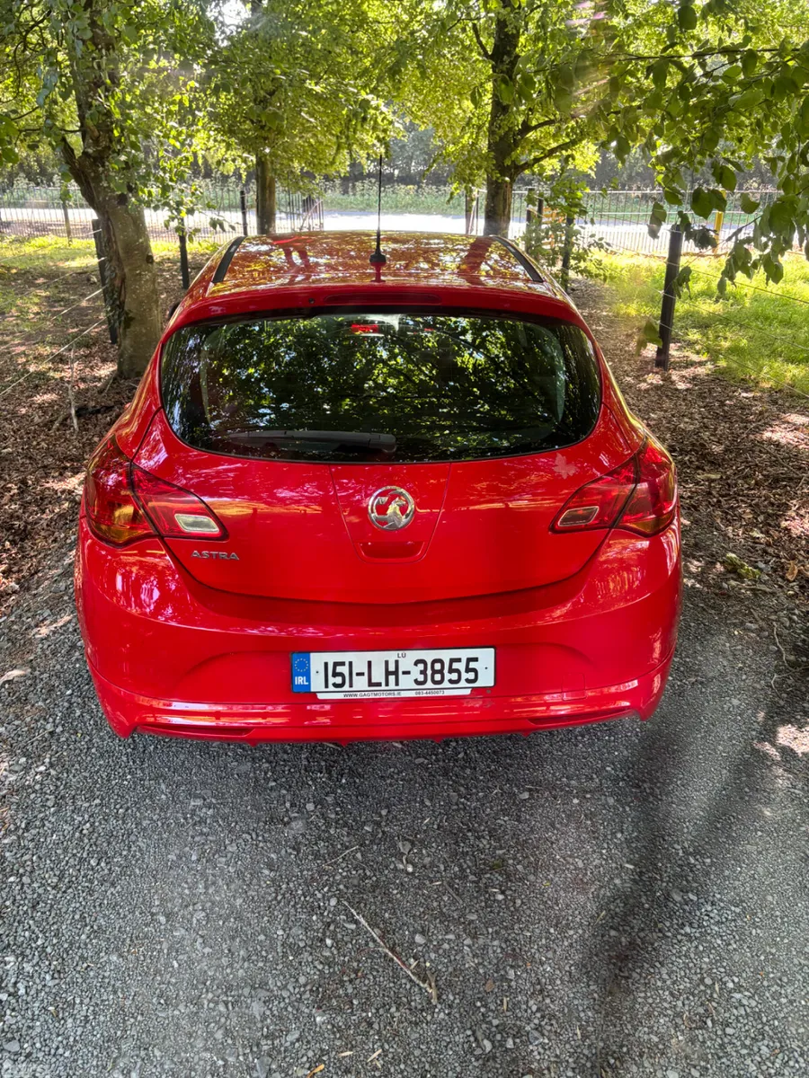 Opel Astra Hatchback, Diesel, 2015, Red