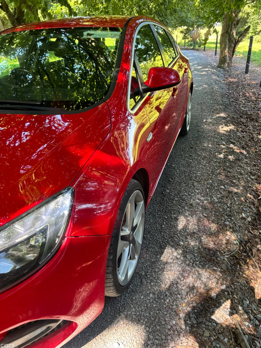 Opel Astra Hatchback, Diesel, 2015, Red