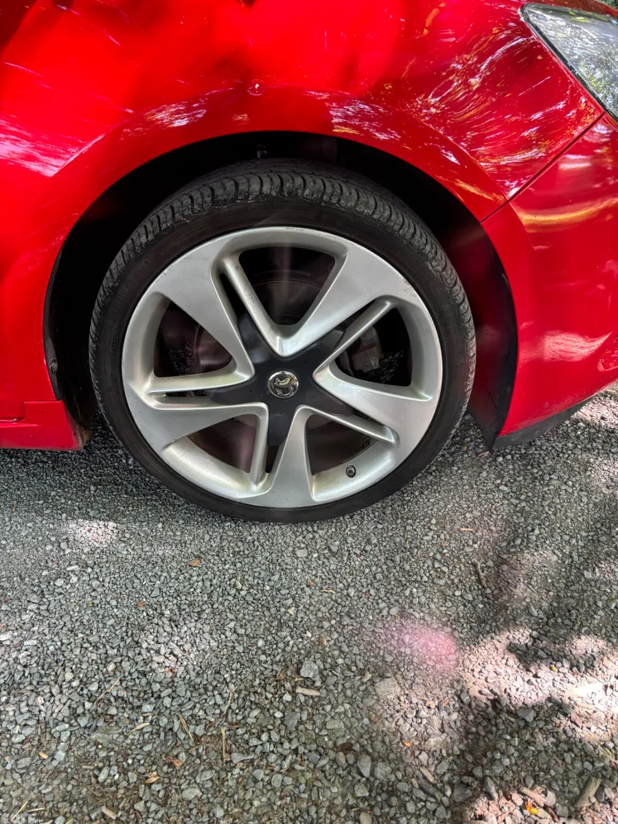 Opel Astra Hatchback, Diesel, 2015, Red