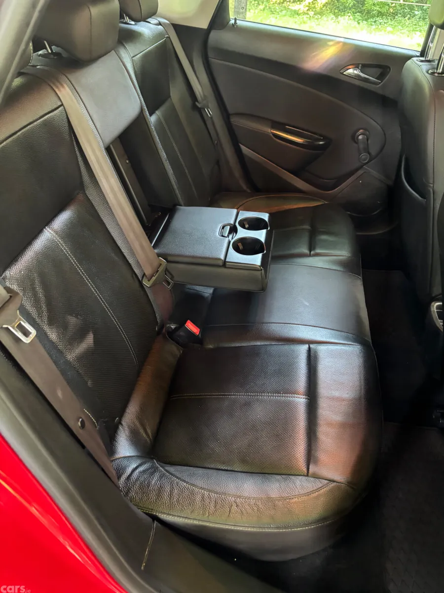 Opel Astra Hatchback, Diesel, 2015, Red